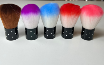 POMPOM COM PEDRAS DE STRASS